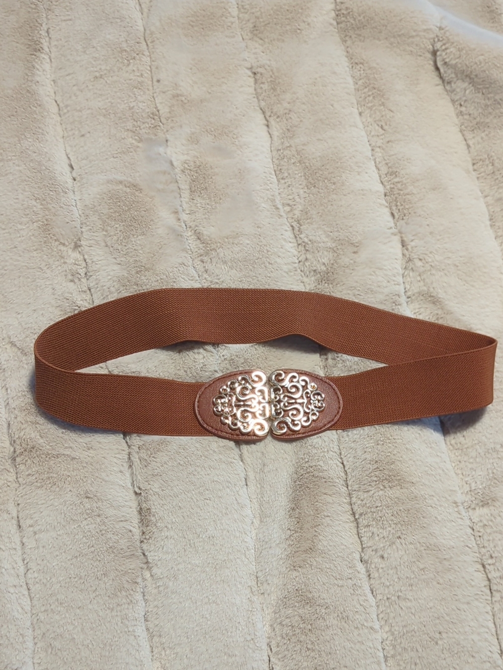 Women's Elastic Waist Belt with Decorative Gold Buckle - Brown